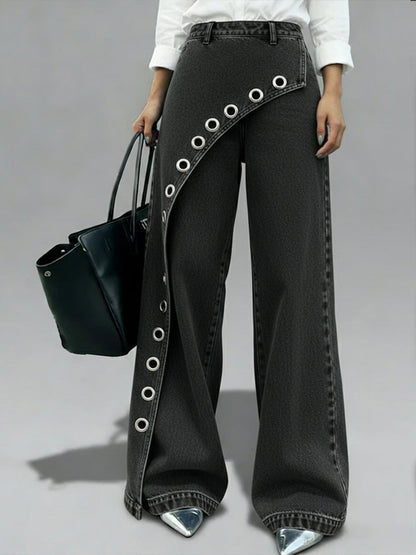Casual And Stylish Jeans With Metal Buckles.