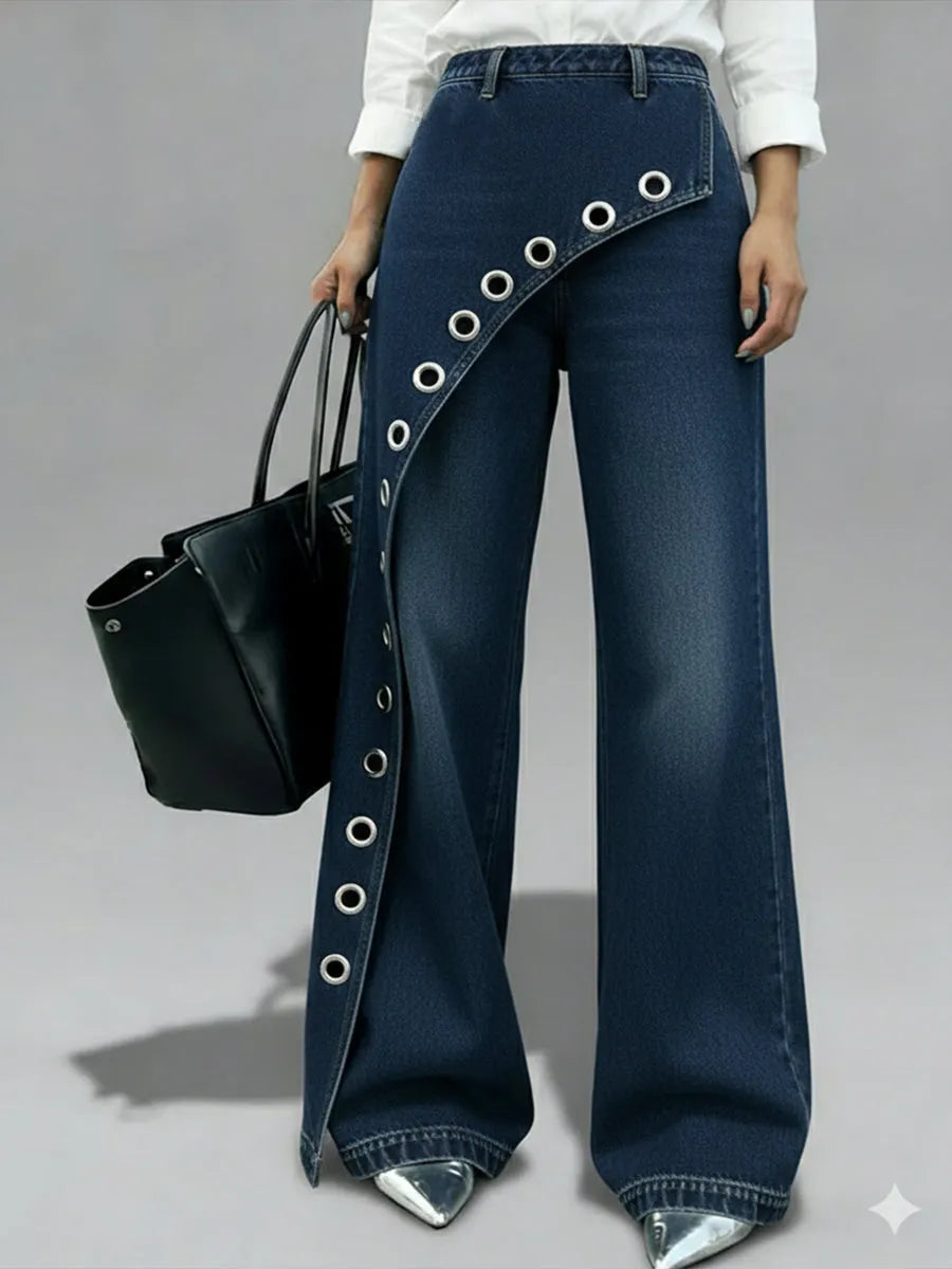 Casual And Stylish Jeans With Metal Buckles.
