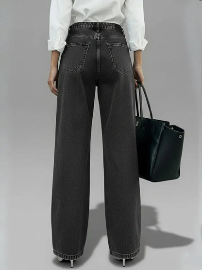 Casual And Stylish Jeans With Metal Buckles.
